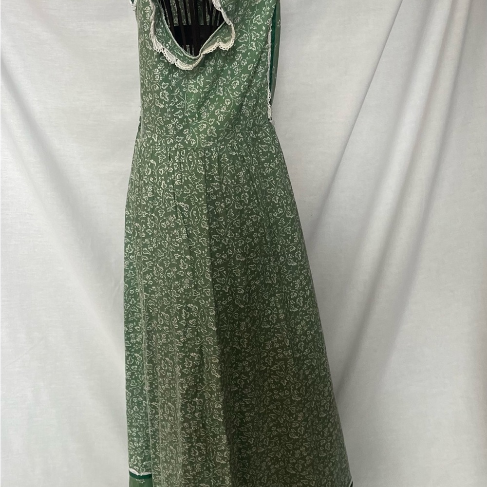 Vintage Hawaiian Dress Green Floral Arm pit to arm pit 13-14” 47-48” Long - Picture 6 of 12